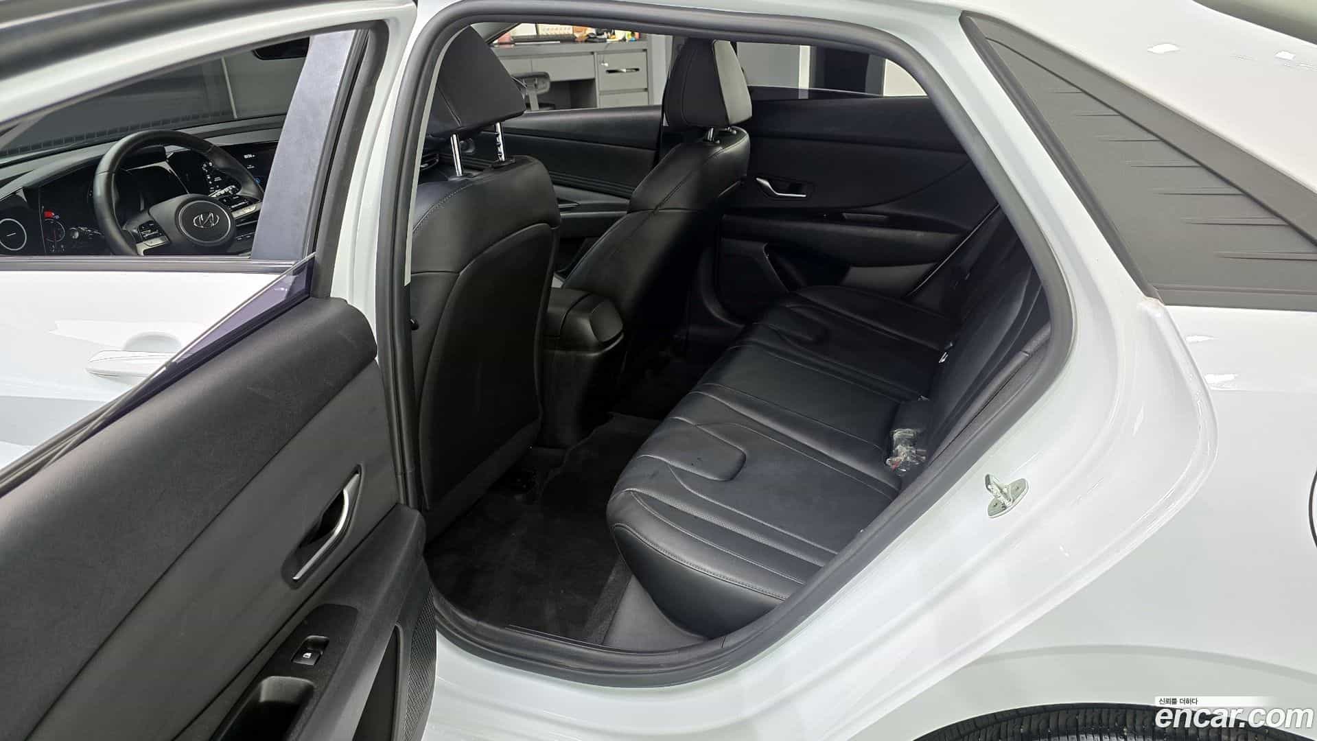 AVANTE Hyundai 2022.0-INNER-036