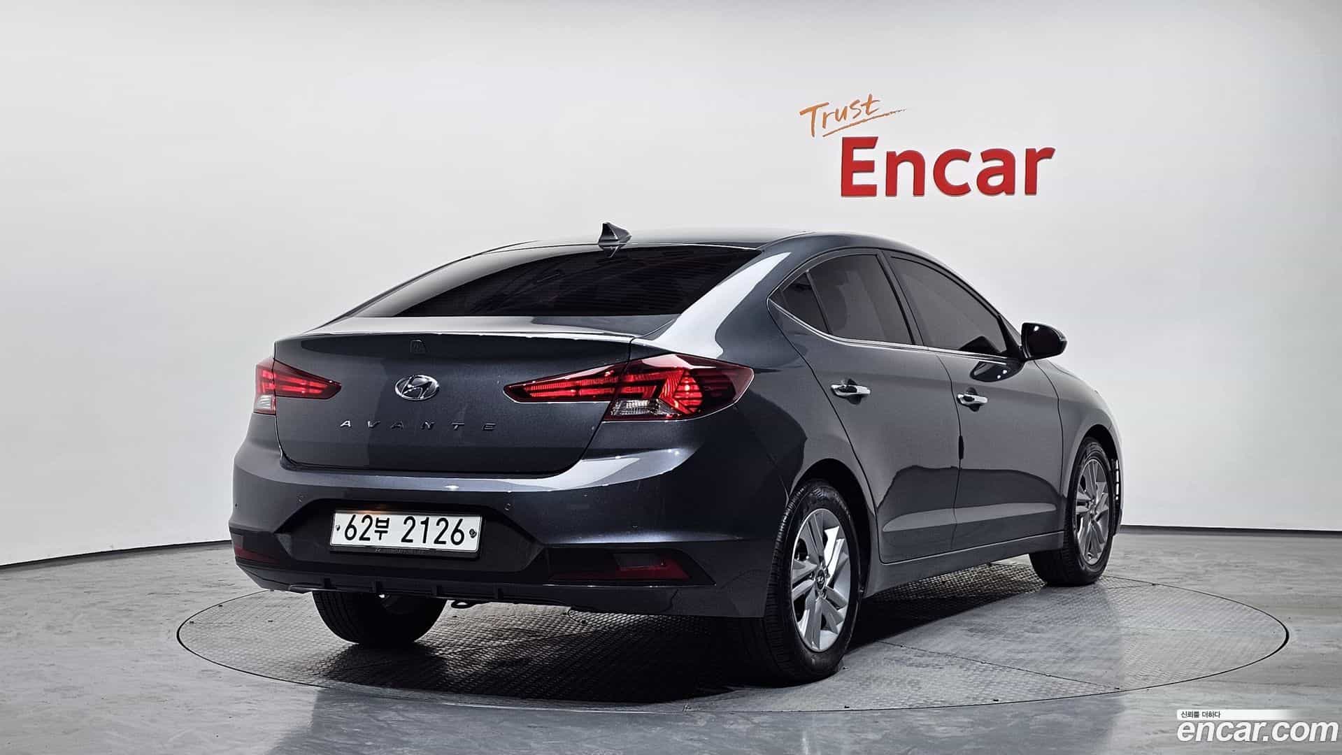 AVANTE Hyundai 2019.6-OUTER-002