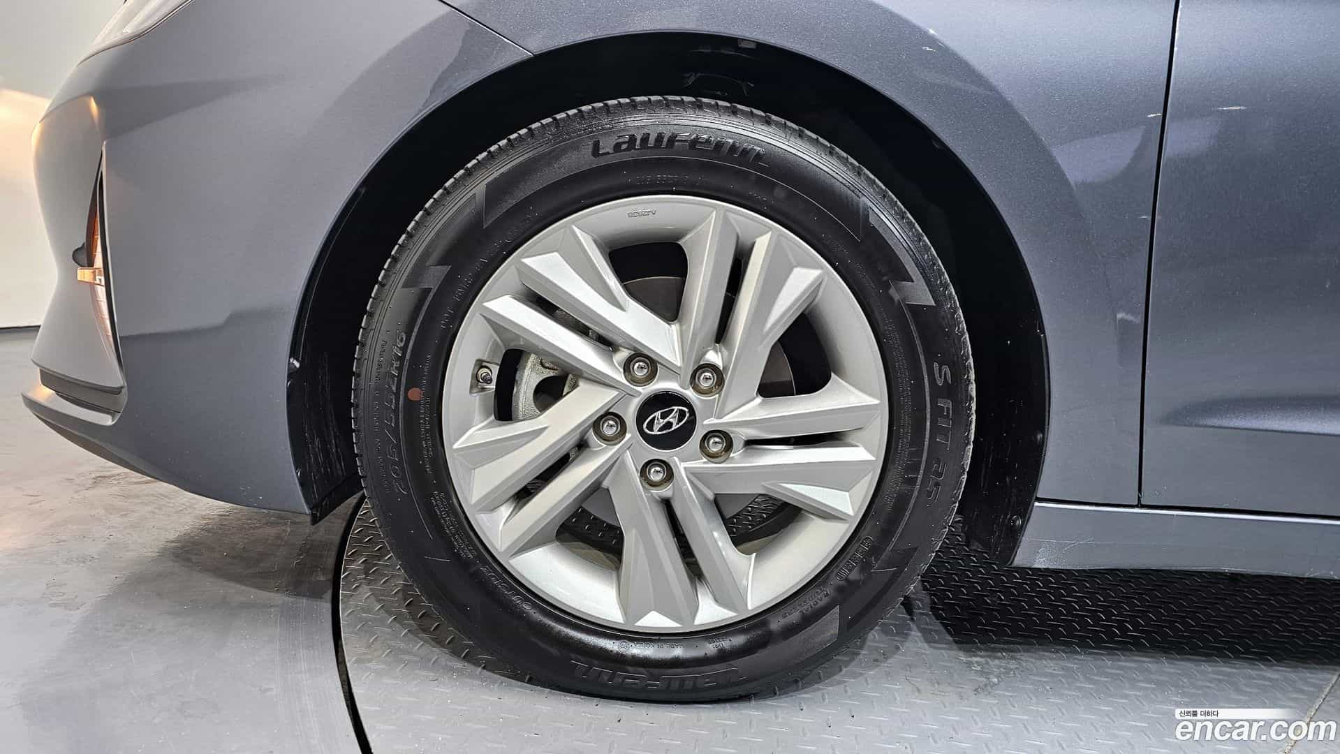 AVANTE Hyundai 2019.6-OUTER-005