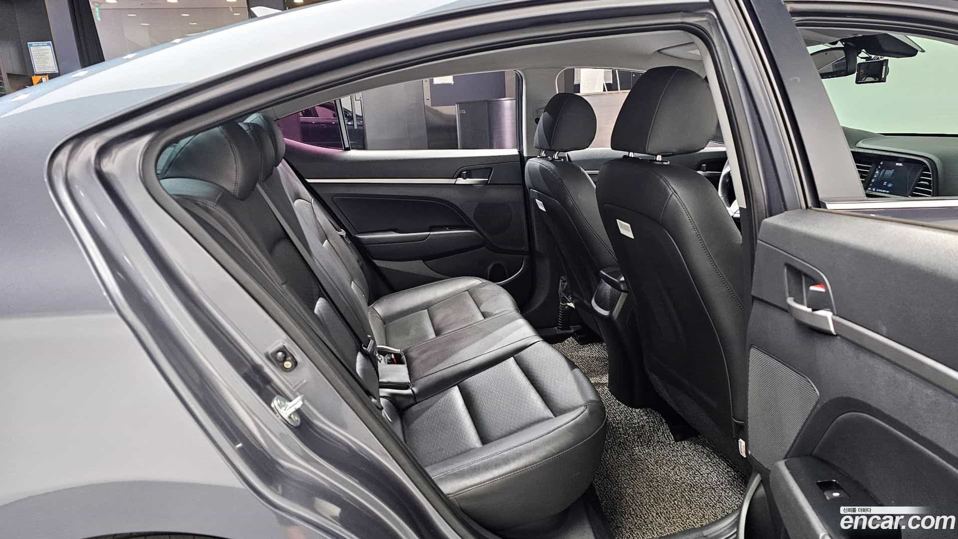 AVANTE Hyundai 2019.6-OPTION-015