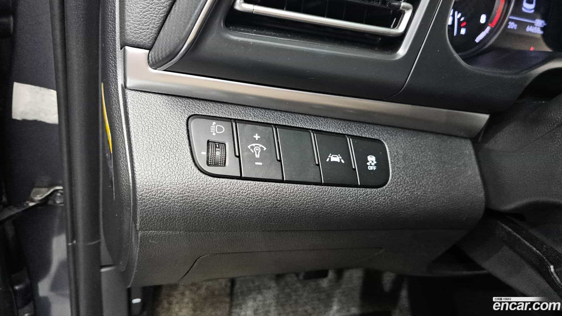AVANTE Hyundai 2019.6-OPTION-021
