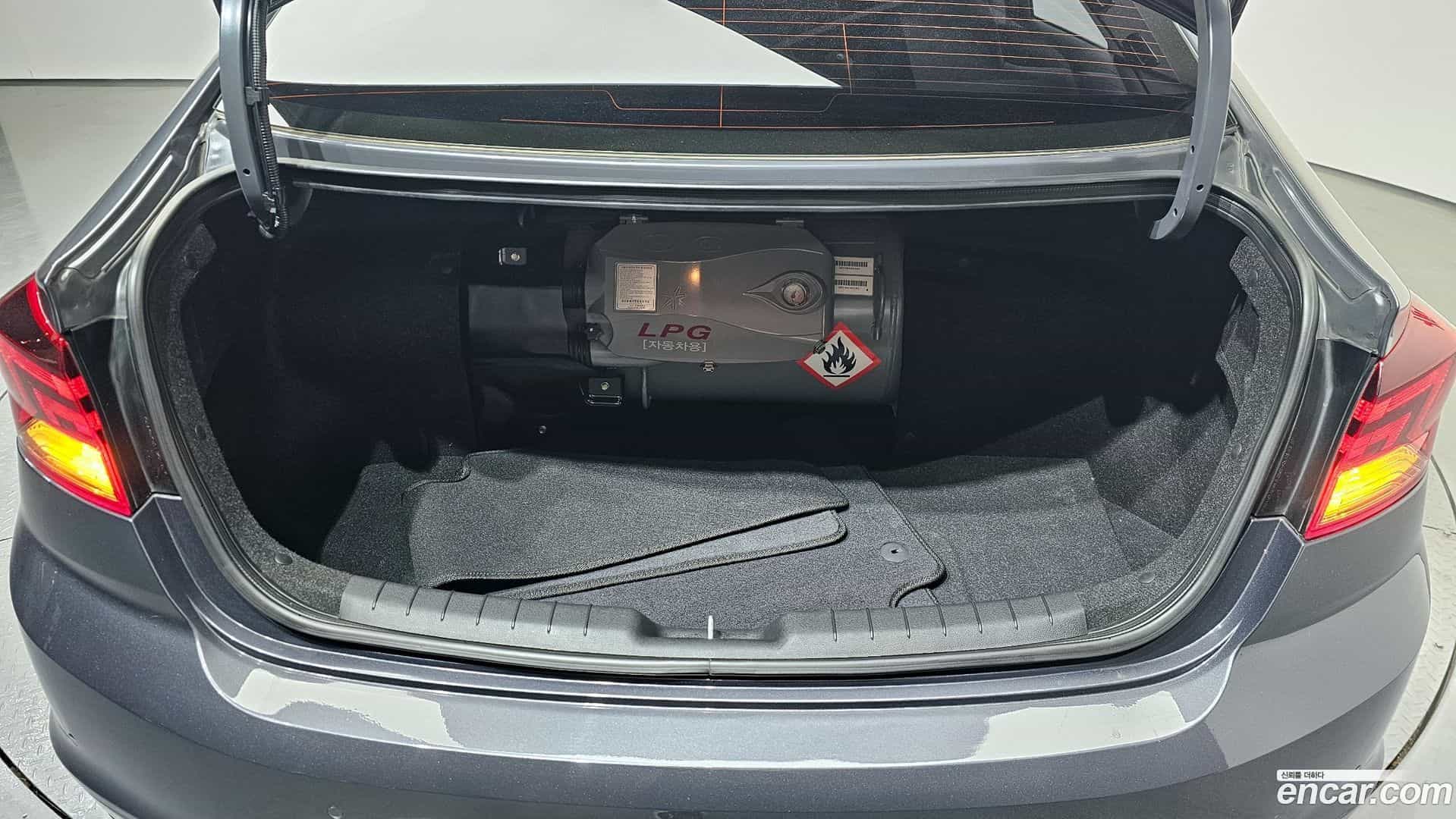 AVANTE Hyundai 2019.6-OPTION-024