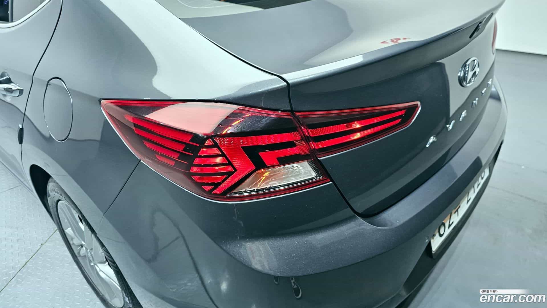 AVANTE Hyundai 2019.6-OUTER-033