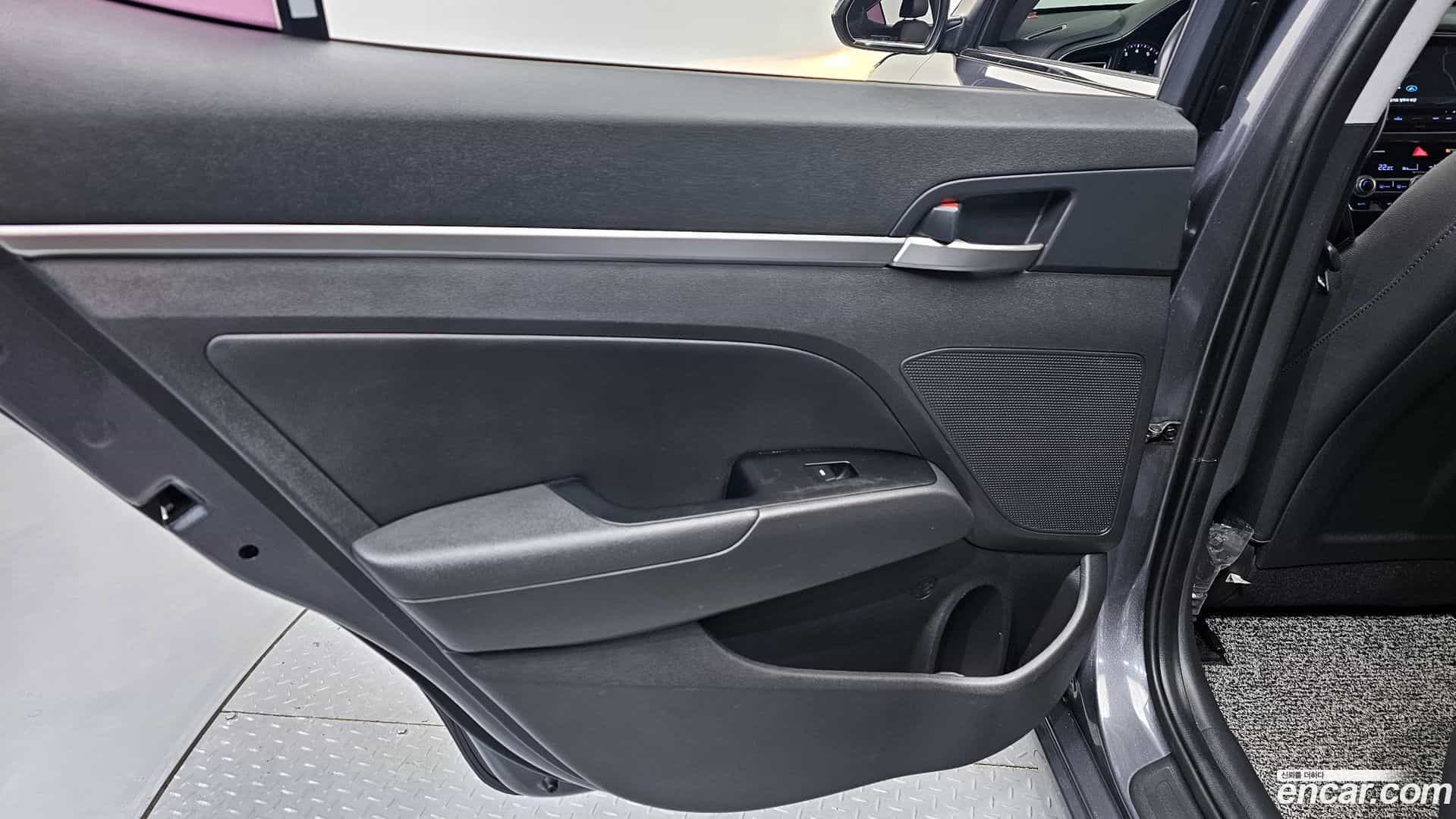 AVANTE Hyundai 2019.6-INNER-035