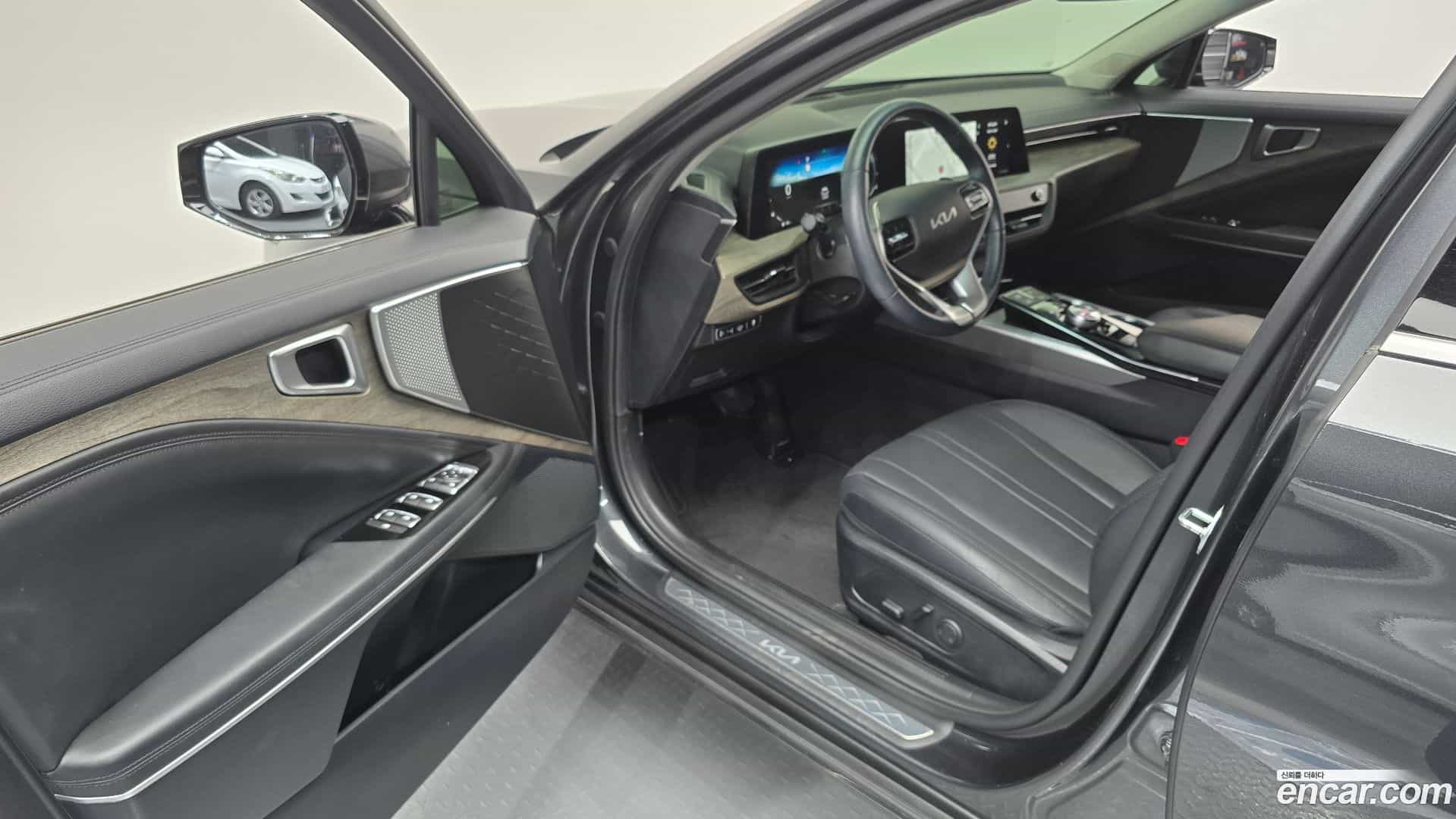 K8 Kia 2024.0-INNER-010
