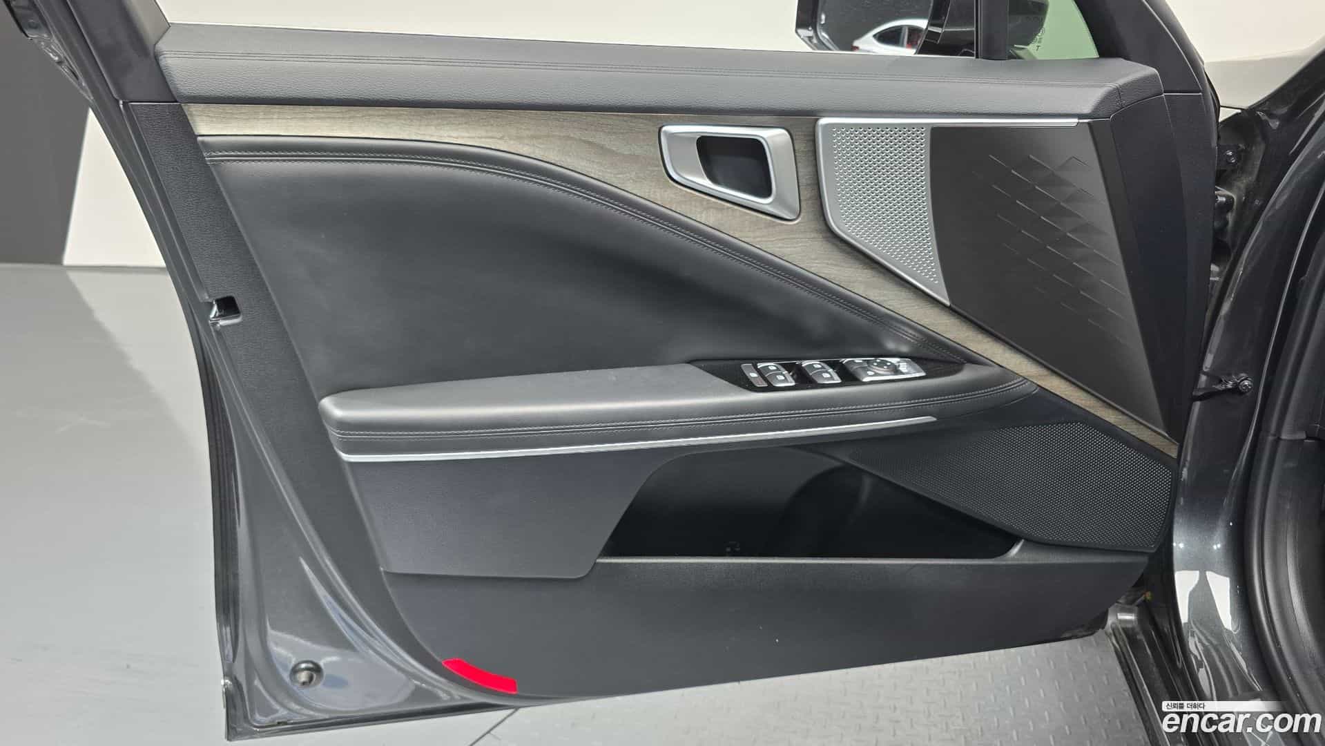 K8 Kia 2024.0-INNER-034