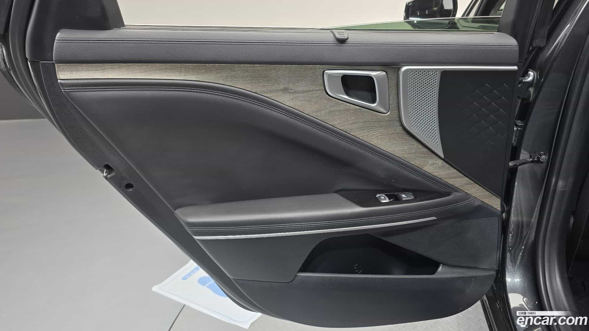 K8 Kia 2024.0-INNER-035