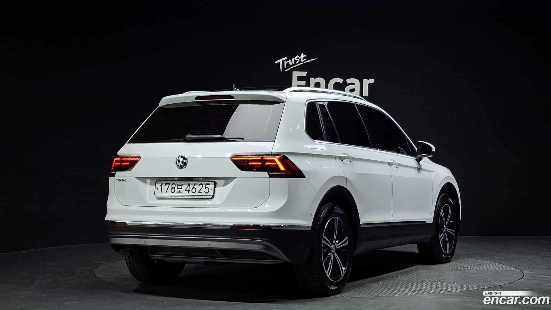 Tiguan Volkswagen 2020.4-OUTER-002
