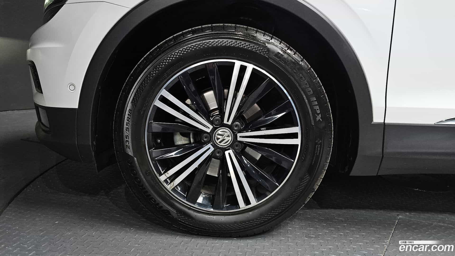 Tiguan Volkswagen 2020.4-OUTER-005
