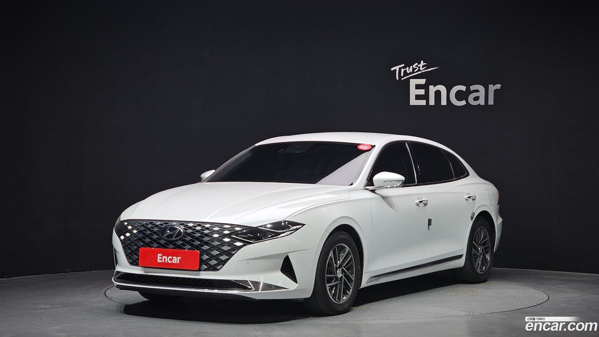 Main__Slider__Photo:Grandeur Hyundai 2021.1-0