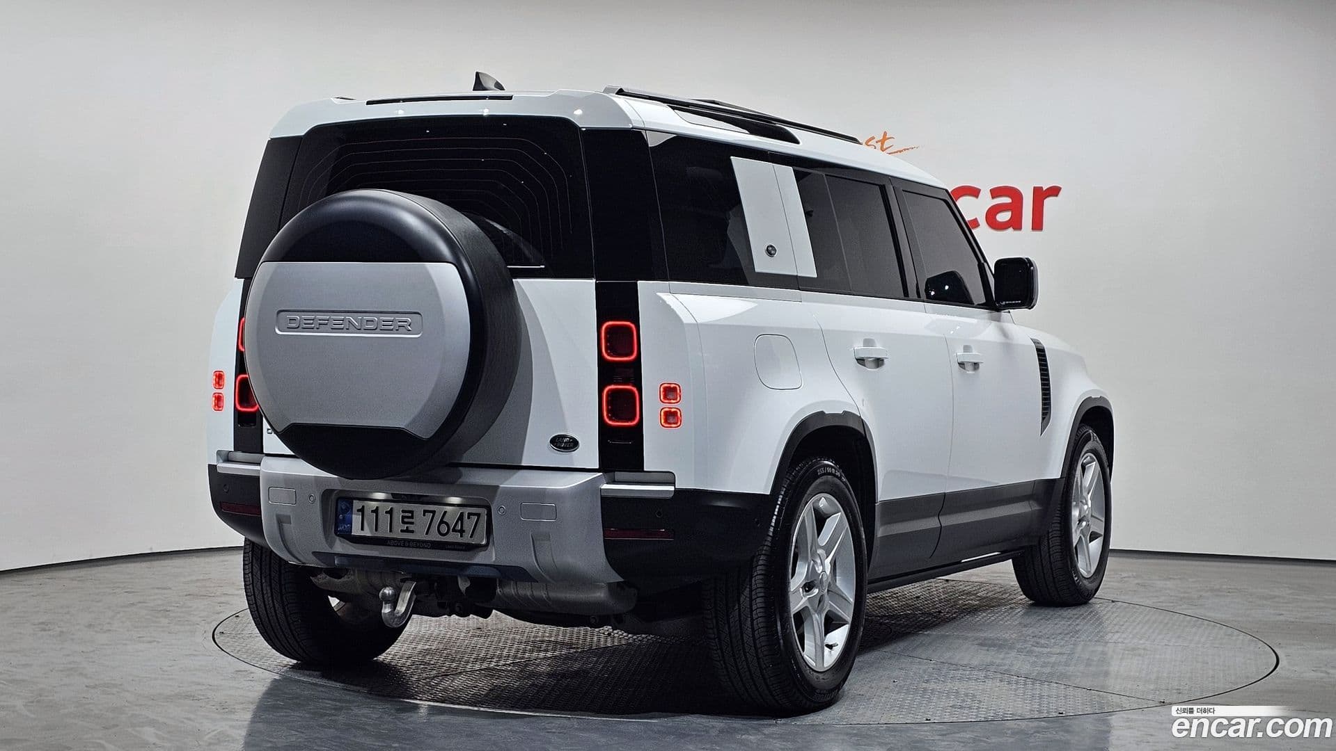 Main__Slider__Photo:Defender Land Rover 2021.10-1