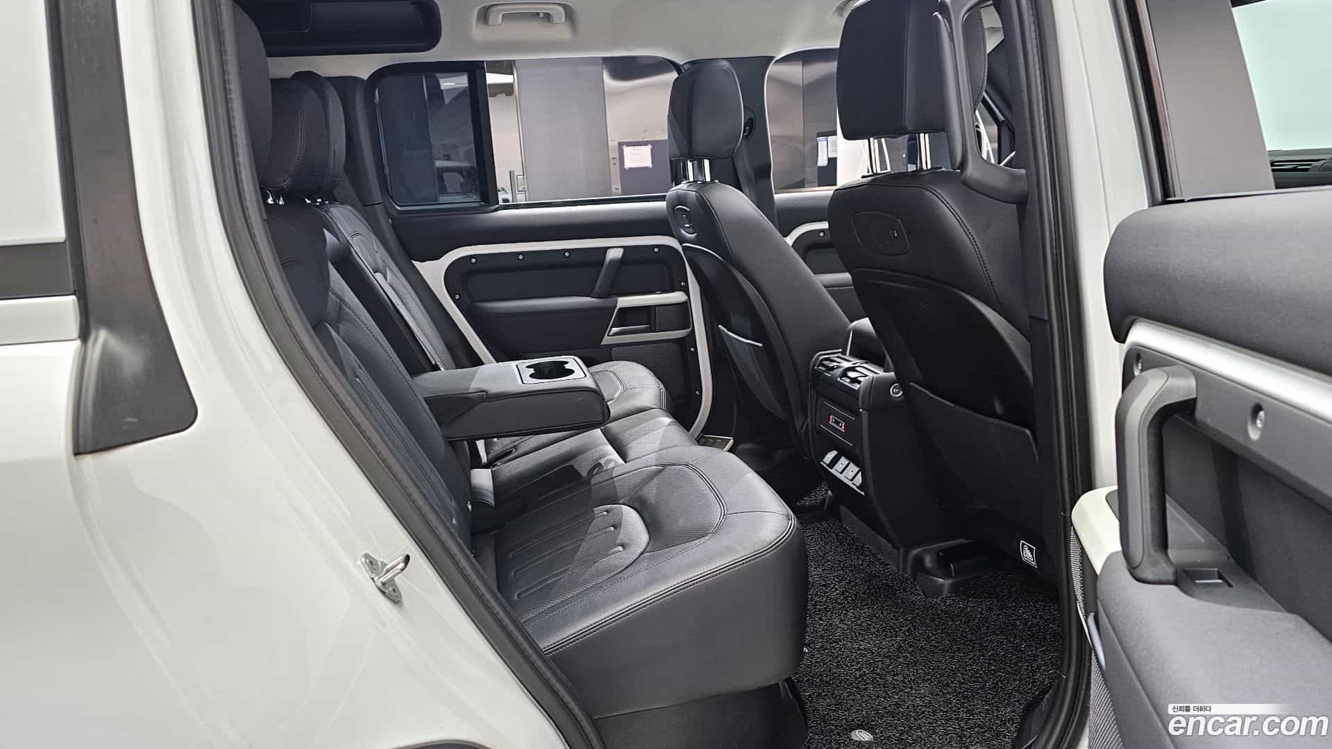 Defender Land Rover 2021.10-OPTION-015
