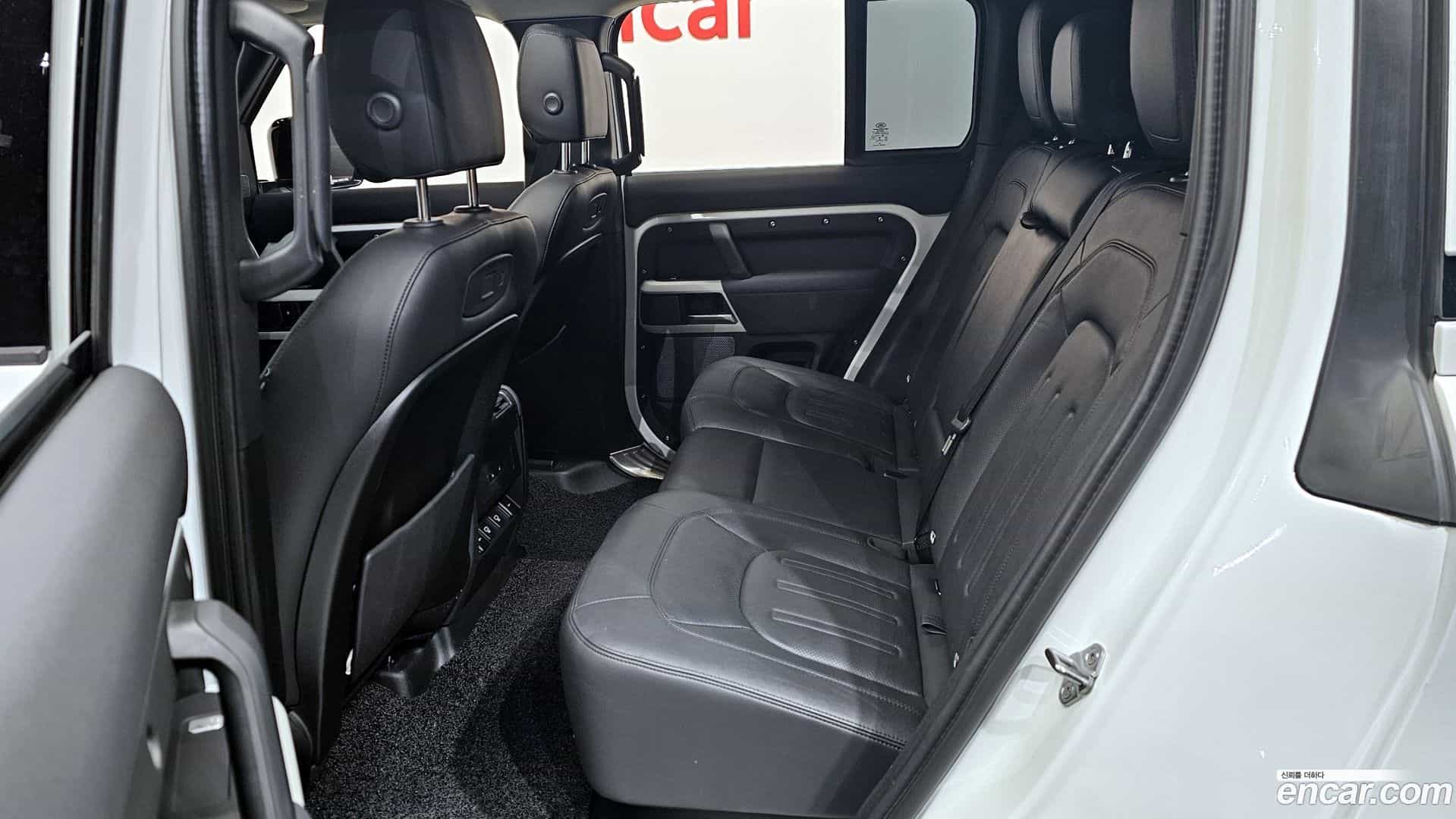 Defender Land Rover 2021.10-OPTION-016