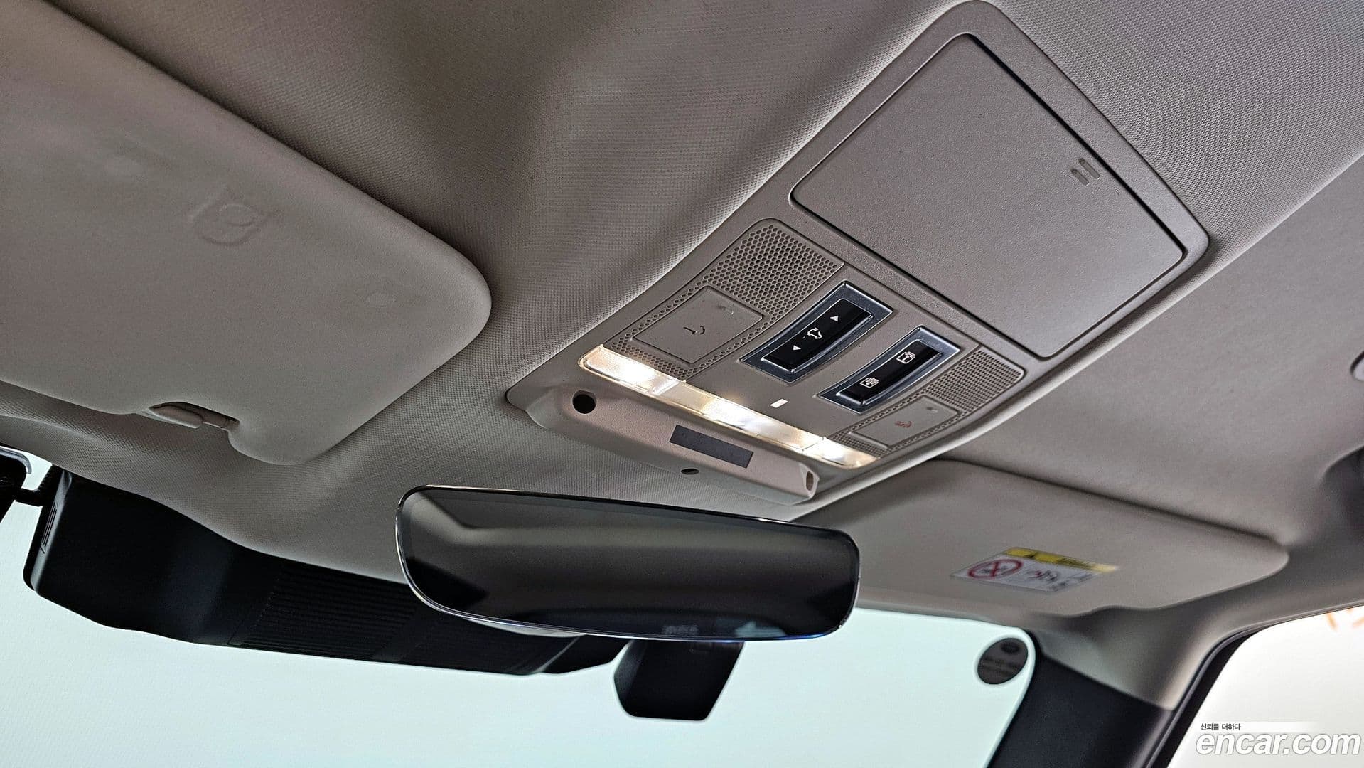 Main__Slider__Photo:Defender Land Rover 2021.10-15