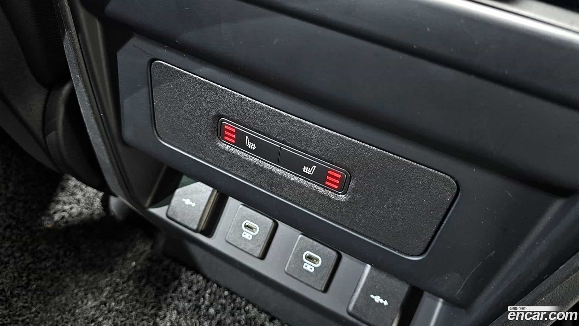 Defender Land Rover 2021.10-OPTION-022