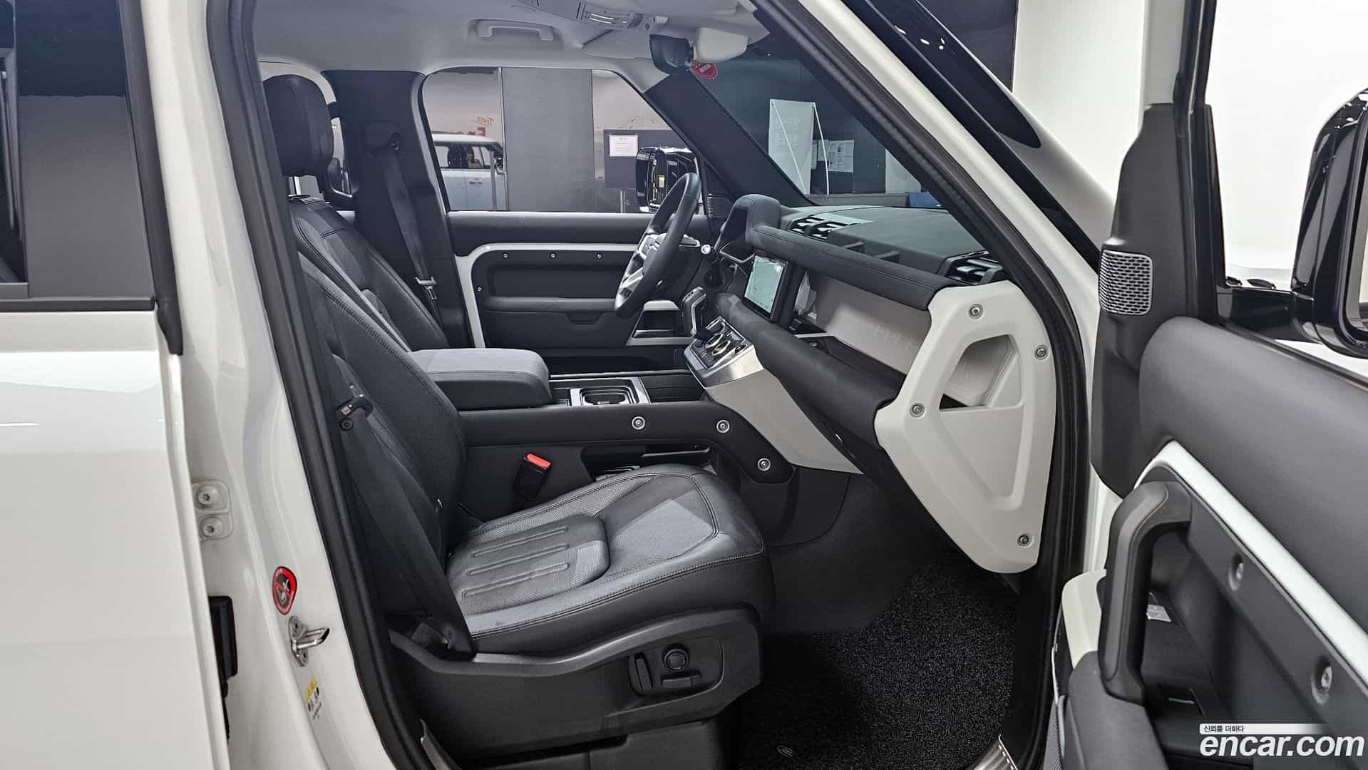 Defender Land Rover 2021.10-INNER-036