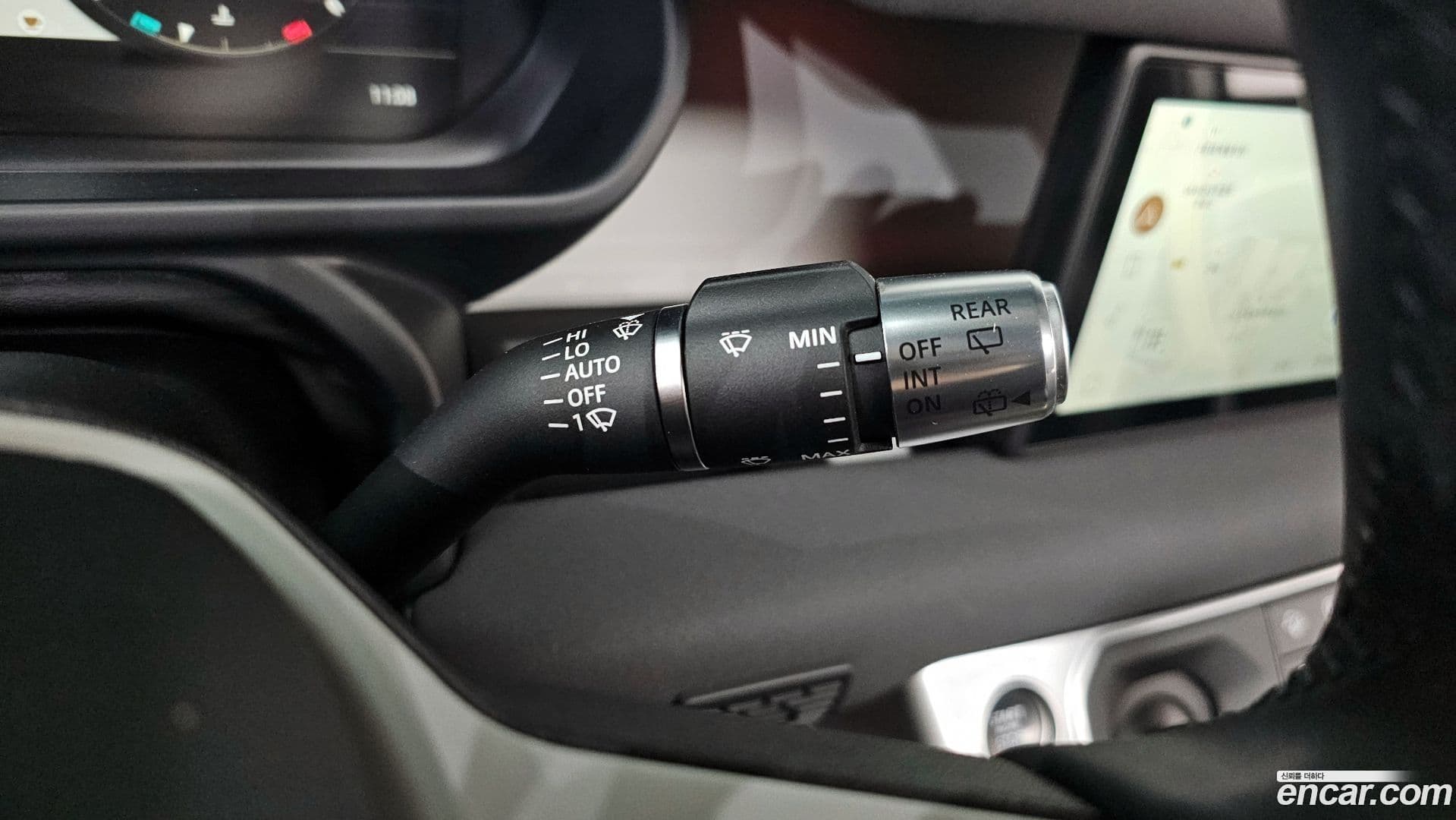 Main__Slider__Photo:Defender Land Rover 2021.10-26