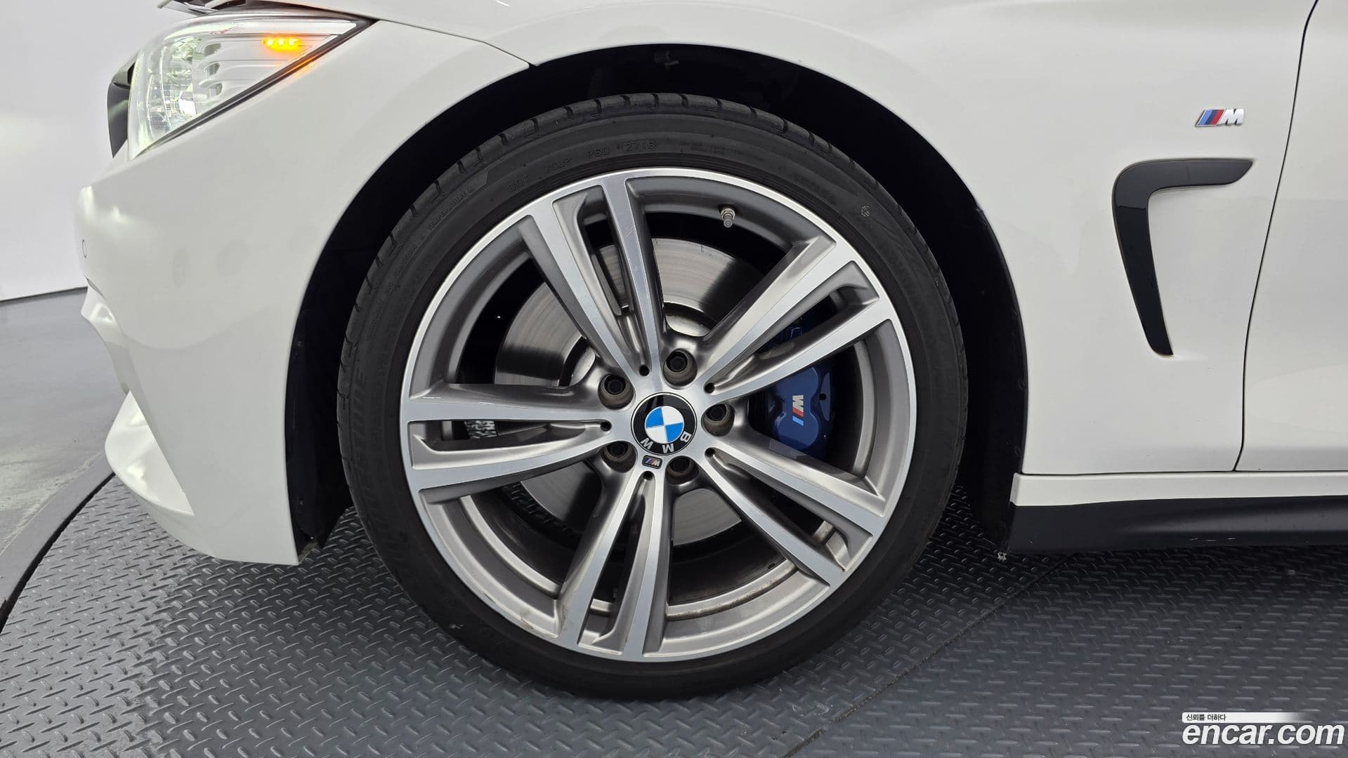Main__Slider__Photo:4-Series BMW 2017.3-4