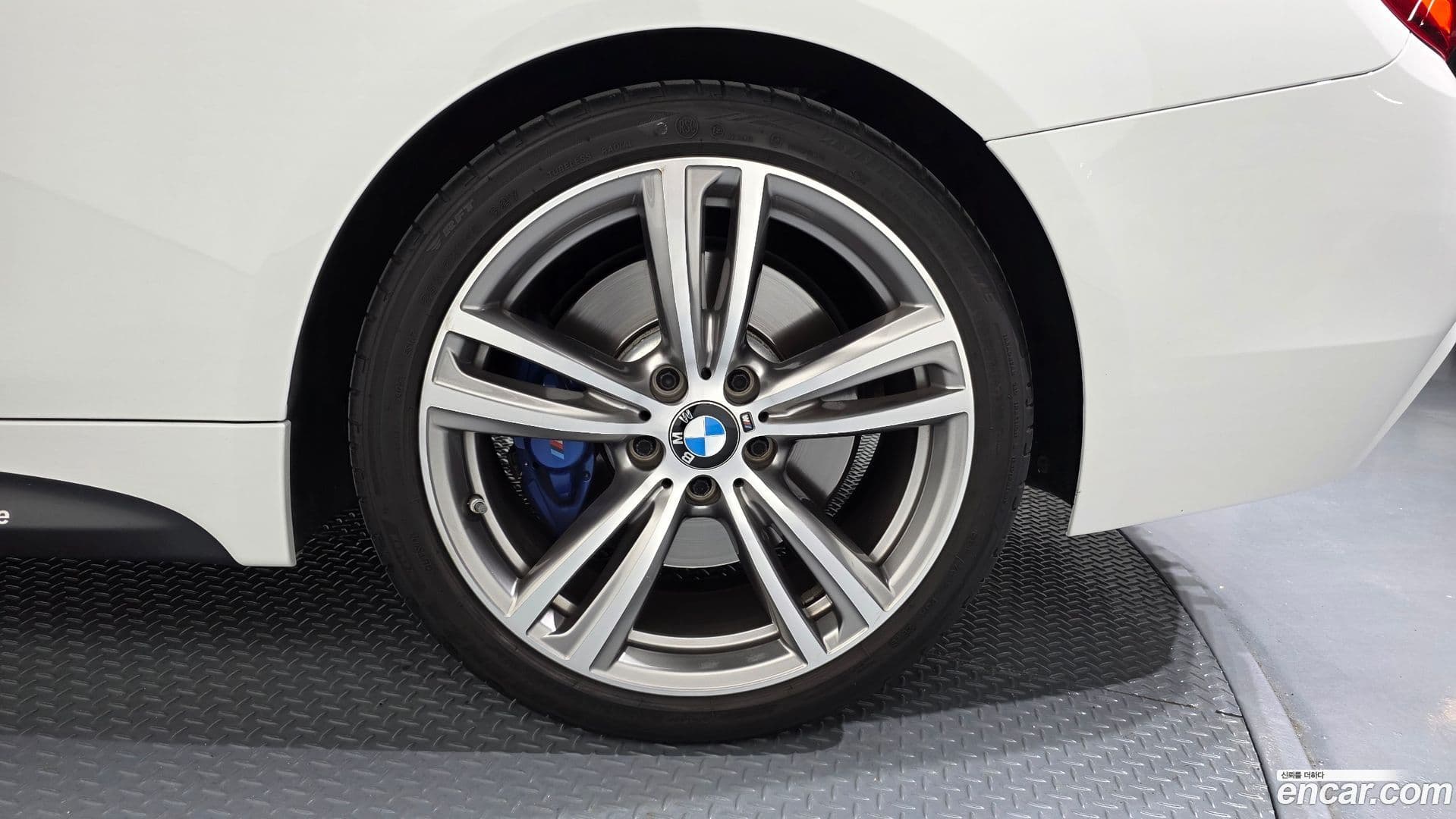 Main__Slider__Photo:4-Series BMW 2017.3-20