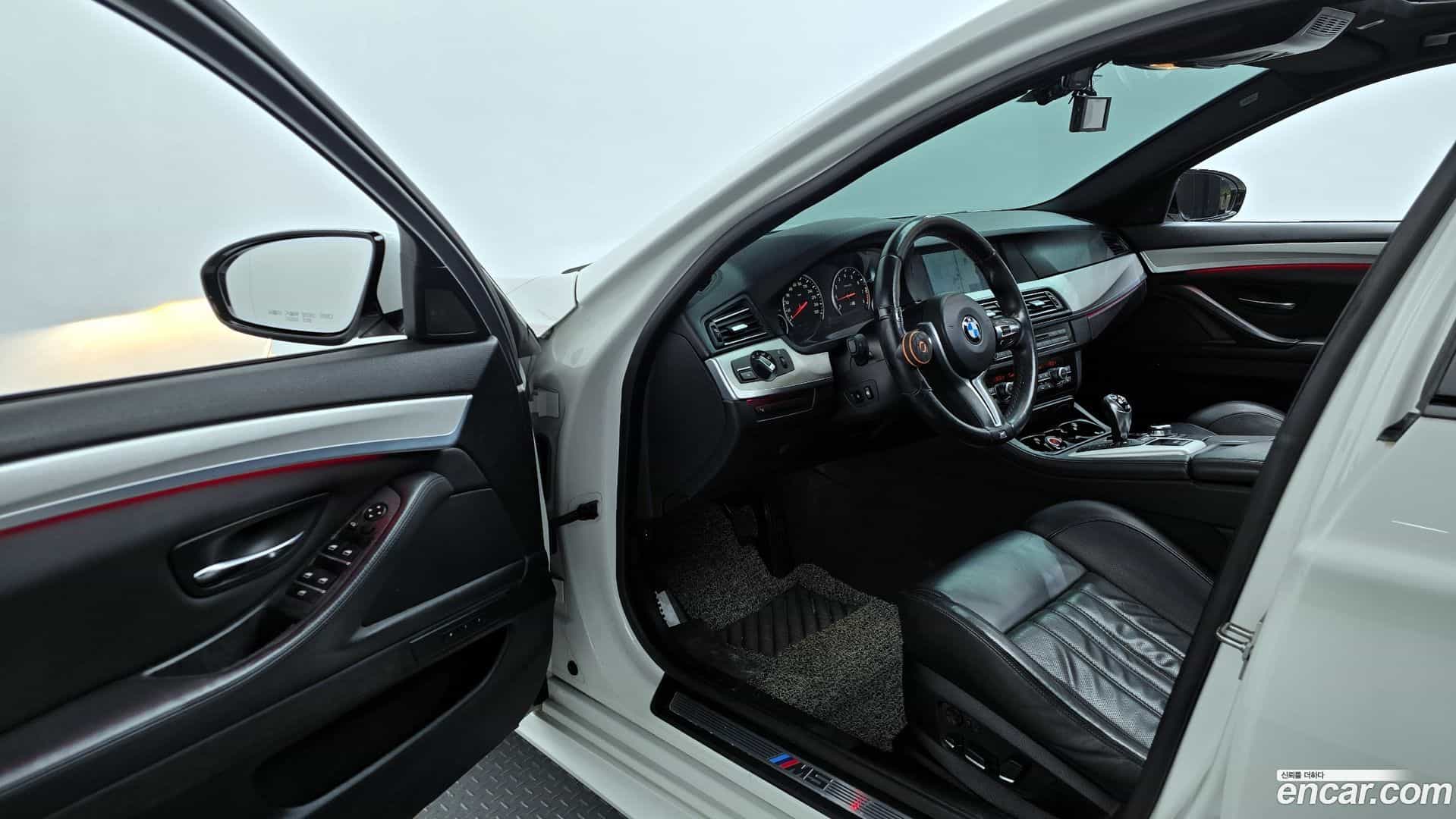 M5 BMW 2012.10-INNER-010