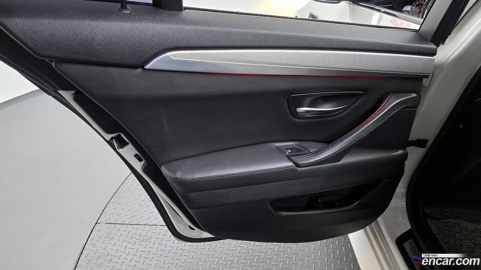 M5 BMW 2012.10-INNER-035