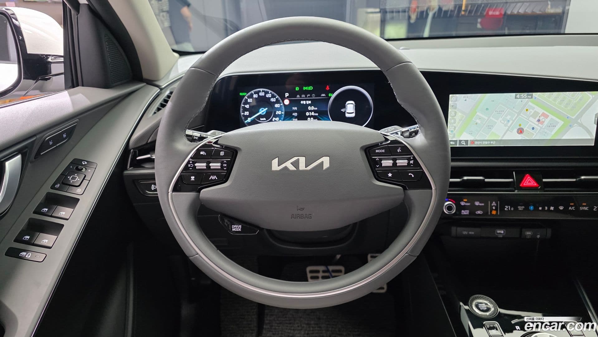 Main__Slider__Photo:Niro Kia 2025.3-12
