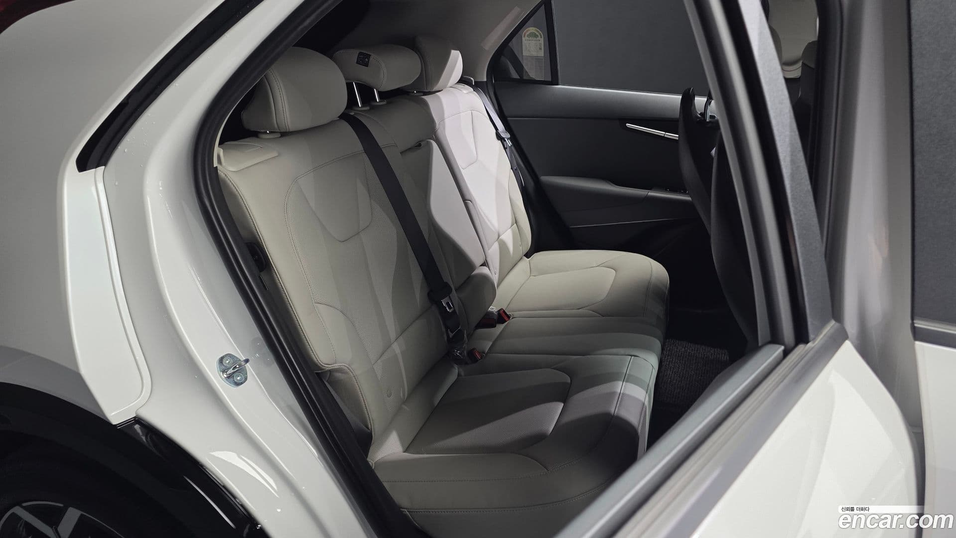 Main__Slider__Photo:Niro Kia 2025.3-25