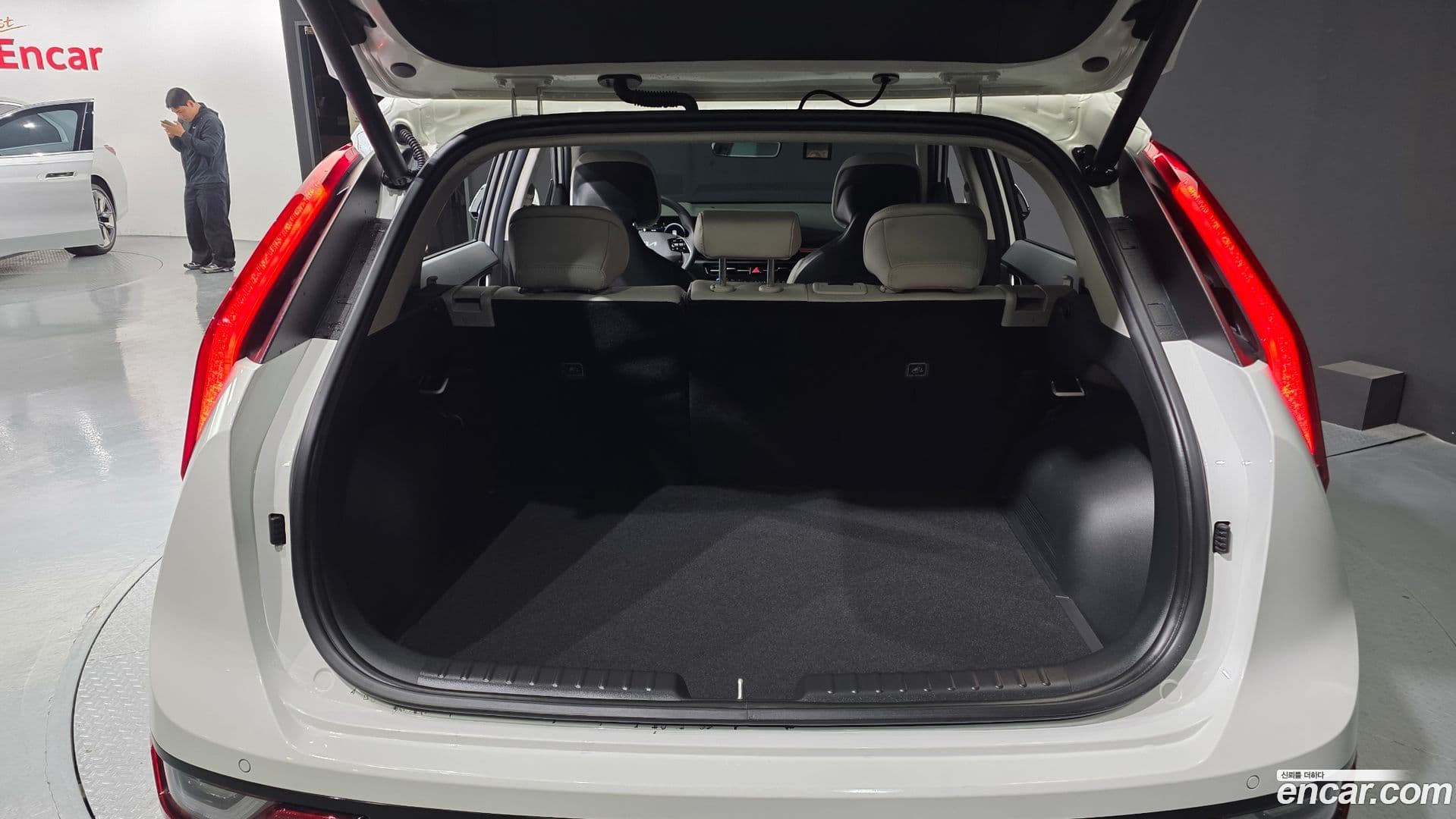 Main__Slider__Photo:Niro Kia 2025.3-26