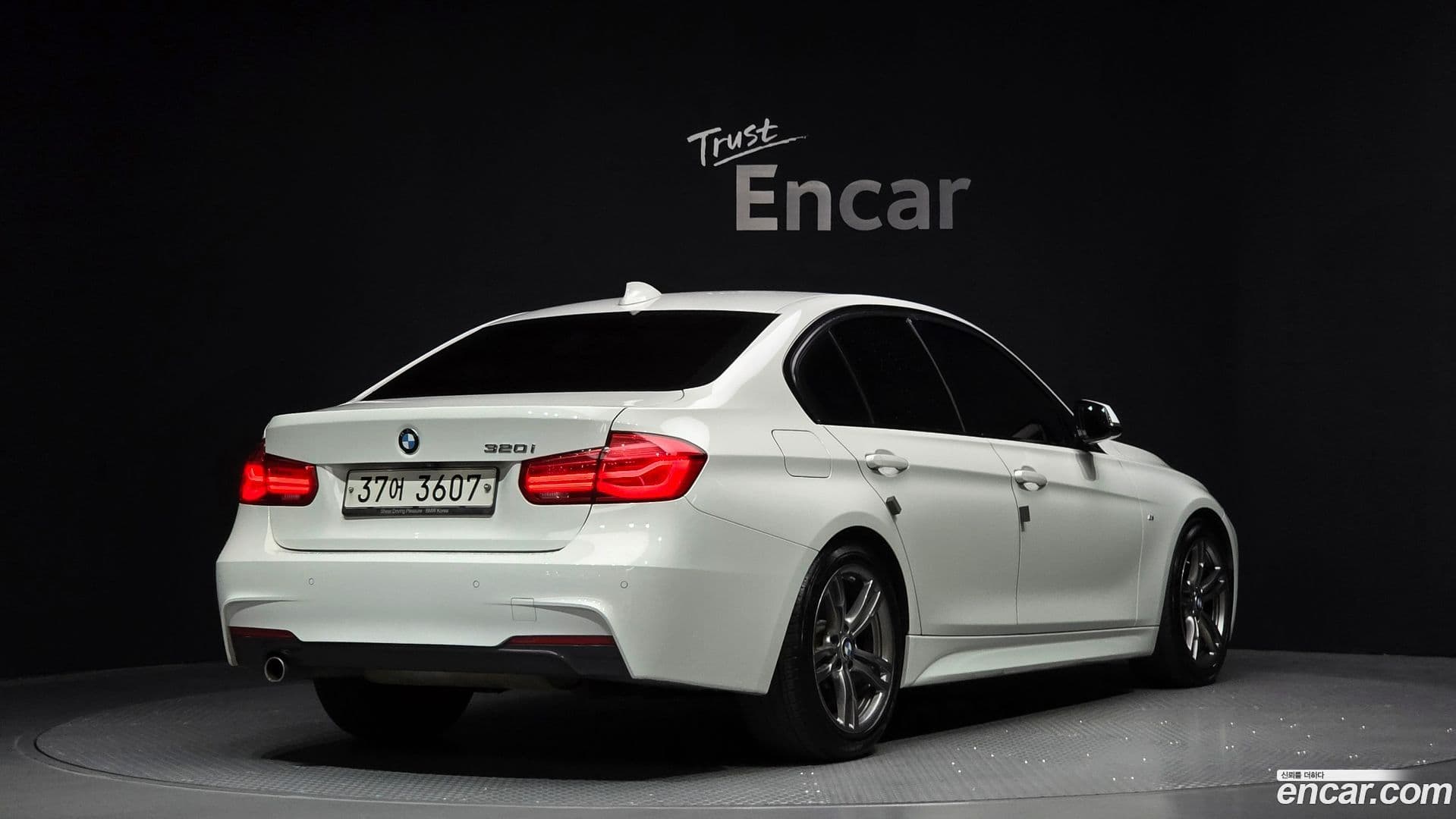 Main__Slider__Photo:3-Series BMW 2018.11-1