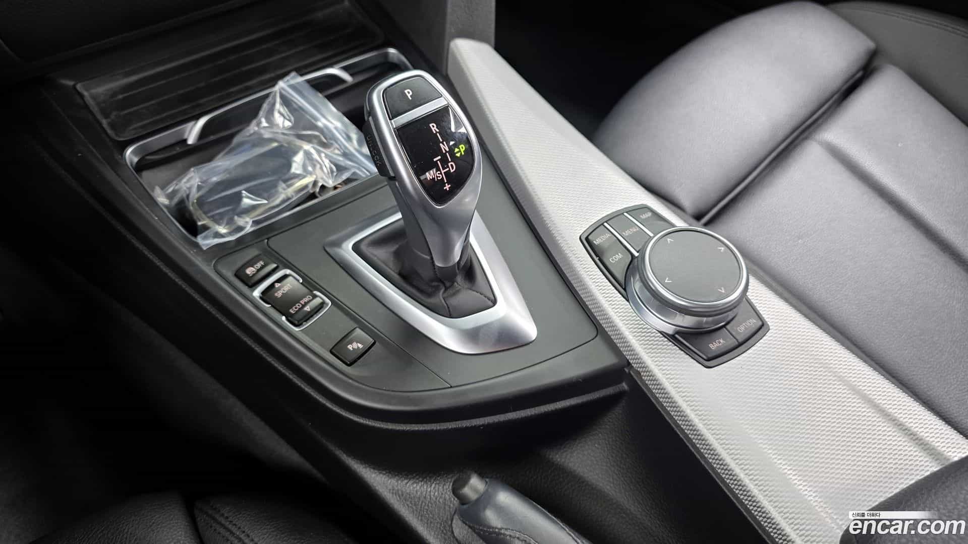 3-Series BMW 2018.11-INNER-009