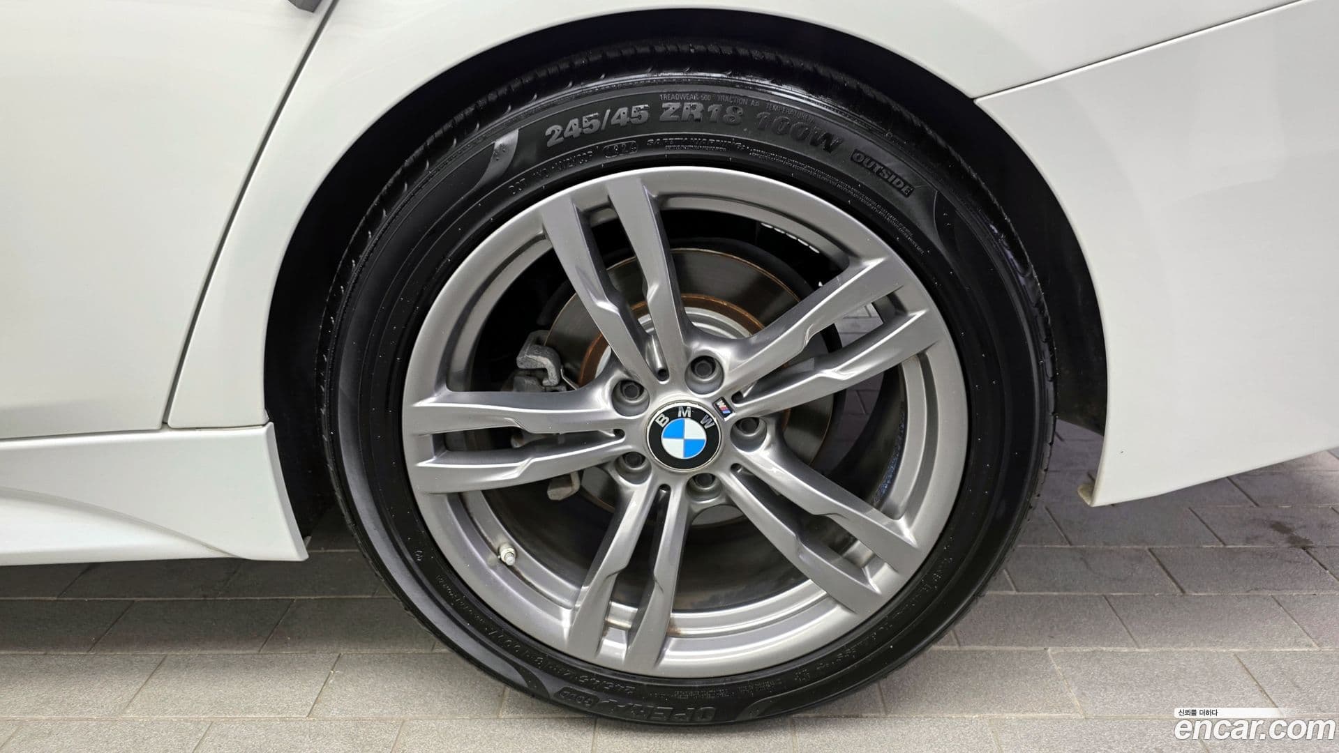 Main__Slider__Photo:3-Series BMW 2018.11-20
