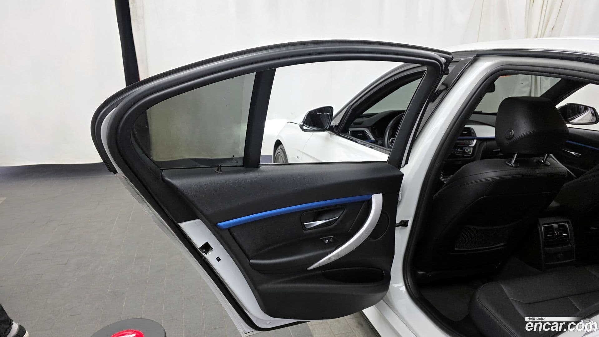 Main__Slider__Photo:3-Series BMW 2018.11-24