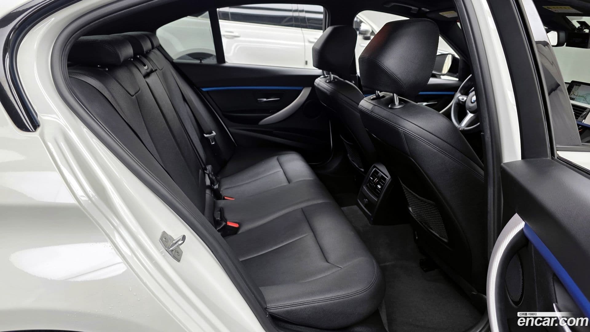 Main__Slider__Photo:3-Series BMW 2018.11-25