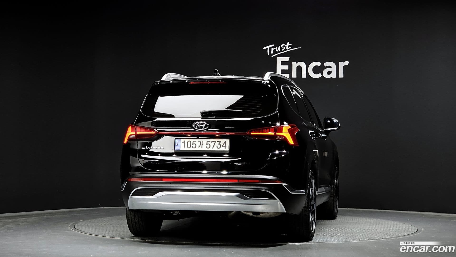Main__Slider__Photo:Santafe Hyundai 2021.3-3