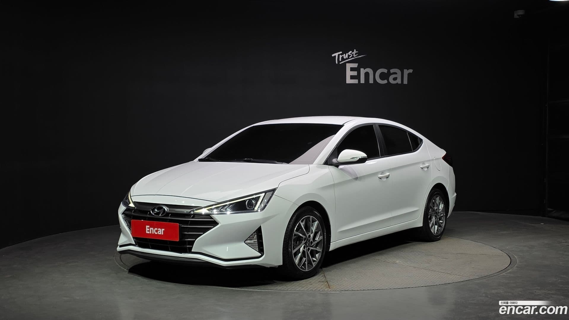 Main__Slider__Photo:AVANTE Hyundai 2019.0-0