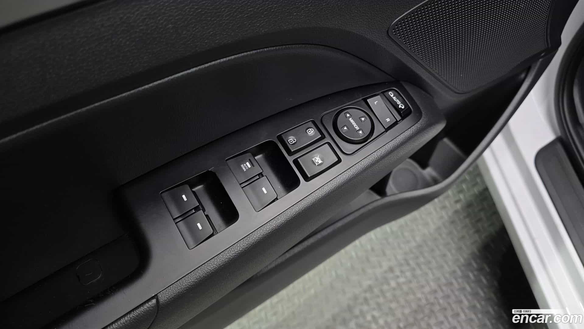AVANTE Hyundai 2019.0-OPTION-023