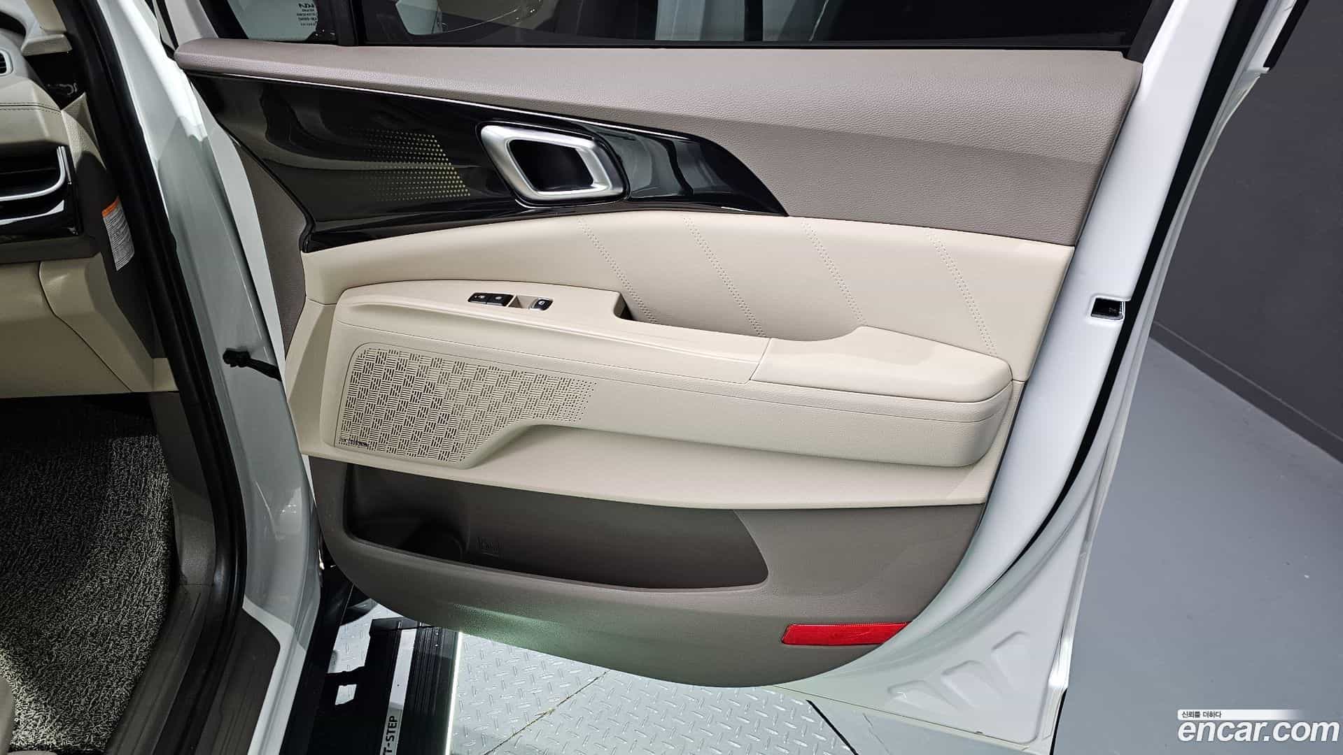Canival Kia 2025.1-INNER-034