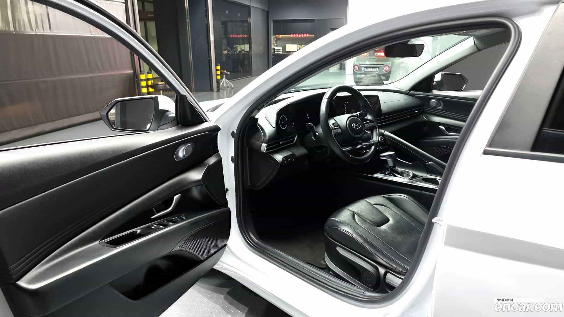 AVANTE Hyundai 2022.2-INNER-010