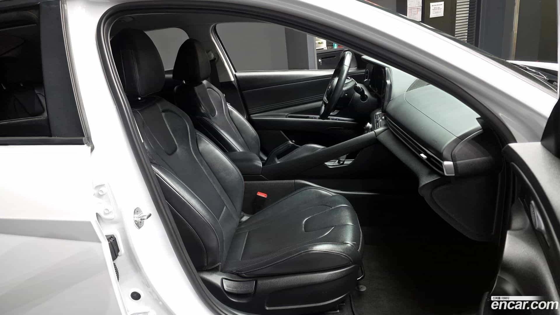 AVANTE Hyundai 2022.2-OPTION-015