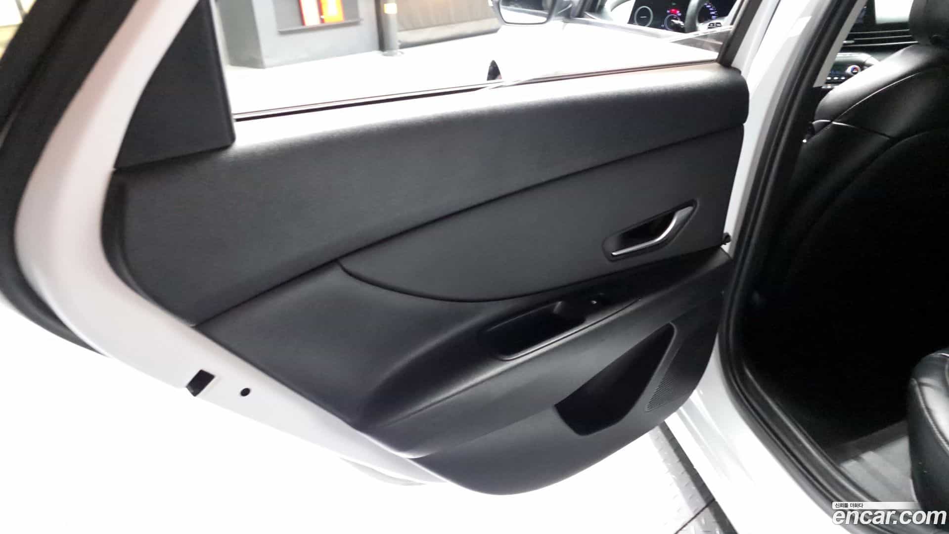 AVANTE Hyundai 2022.2-INNER-035