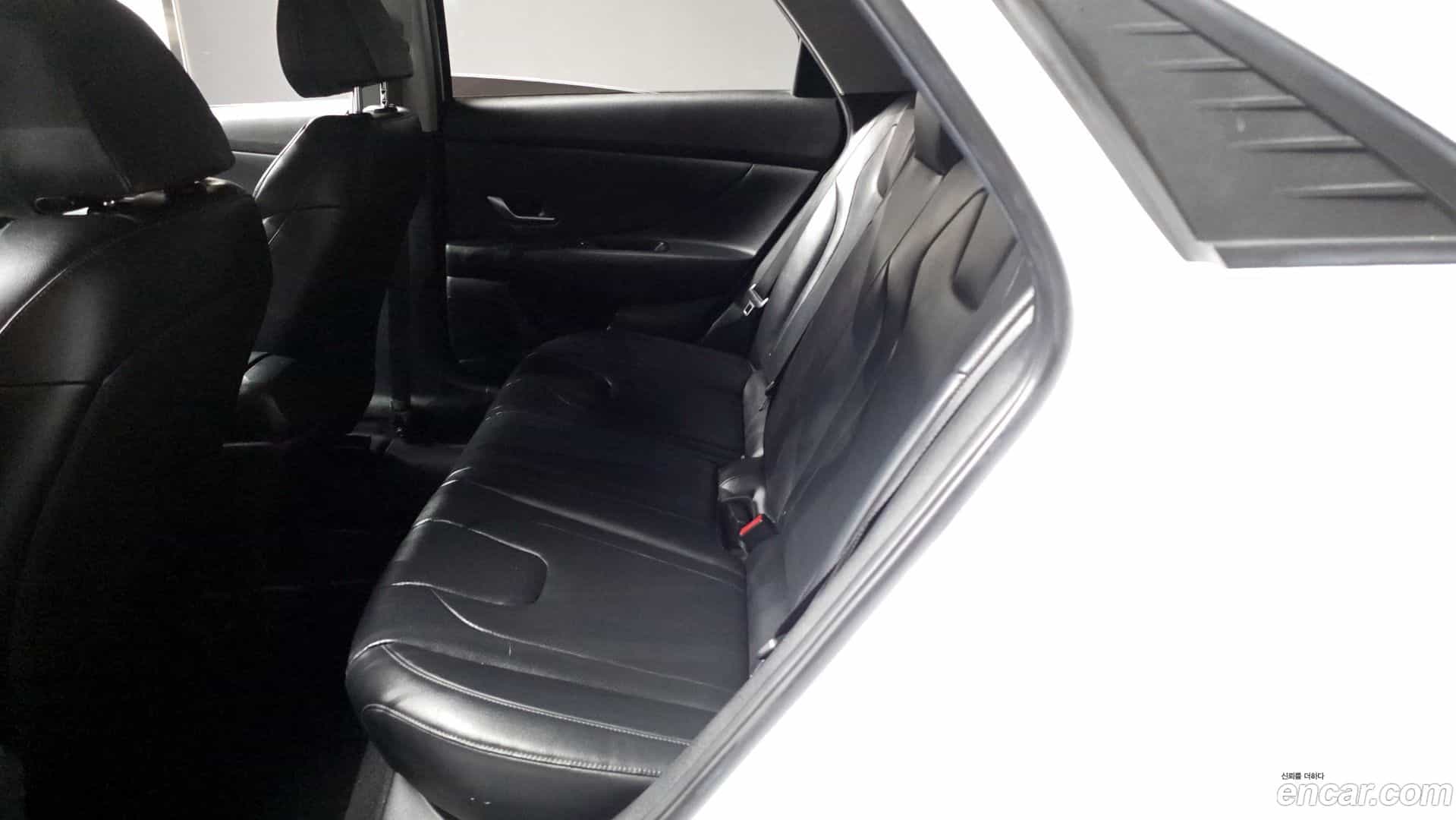 AVANTE Hyundai 2022.2-INNER-036