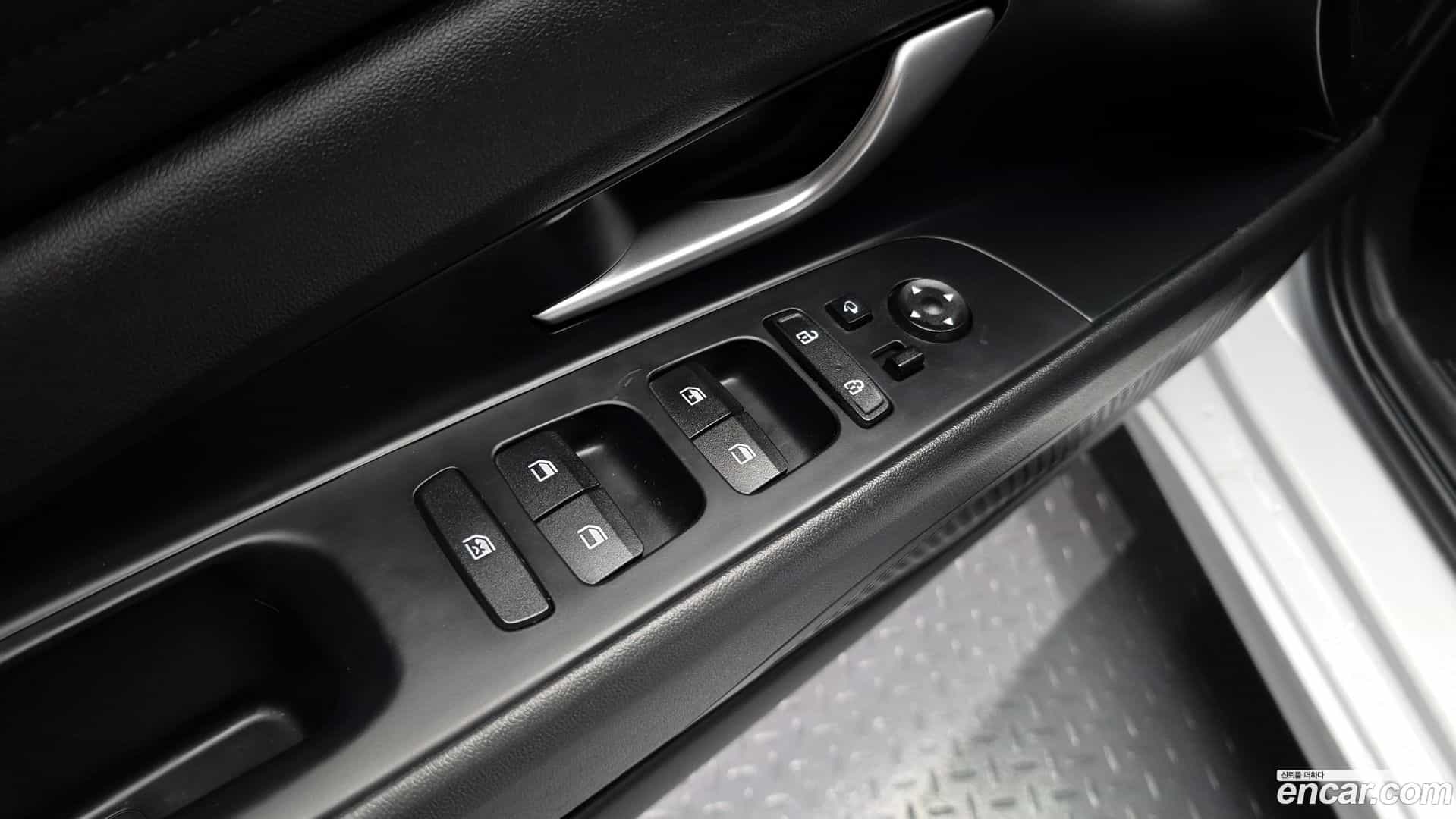 AVANTE Hyundai 2022.2-OPTION-040