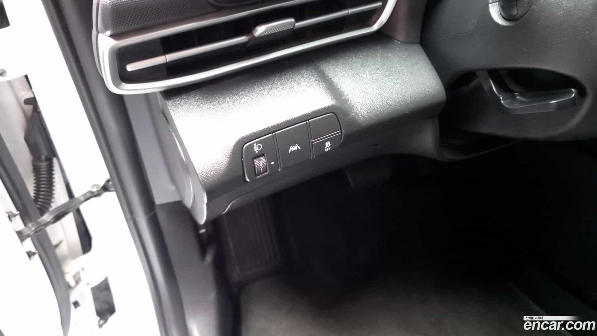 AVANTE Hyundai 2022.2-OPTION-043
