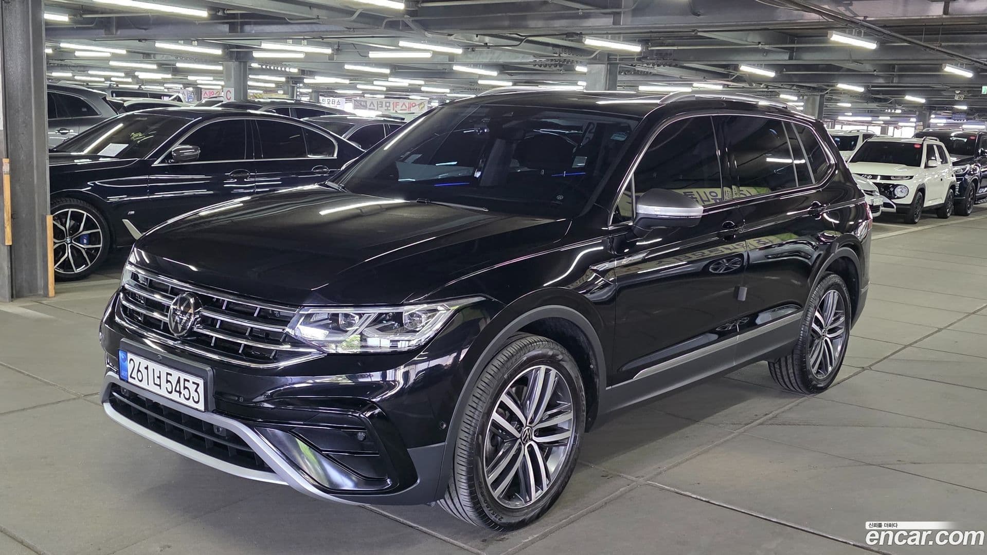 Main__Slider__Photo:Tiguan Volkswagen 2024.7-0