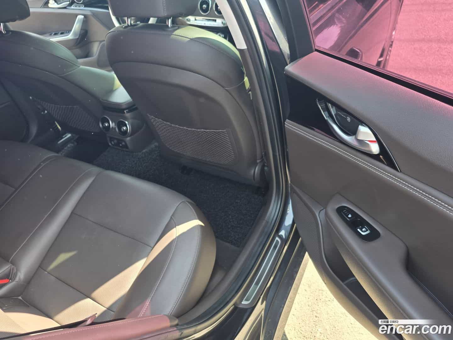 Stinger Kia 2017.6-OPTION-023