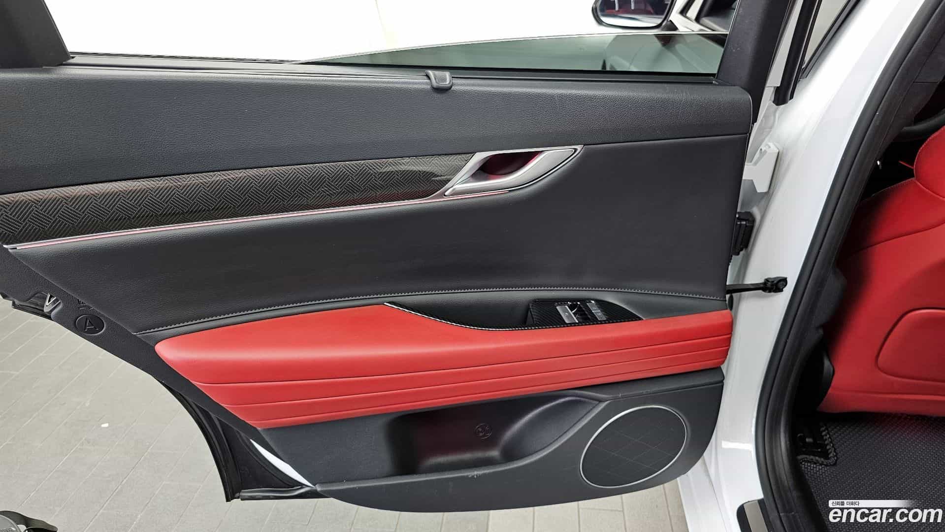 G80 Genesis 2022.1-INNER-035