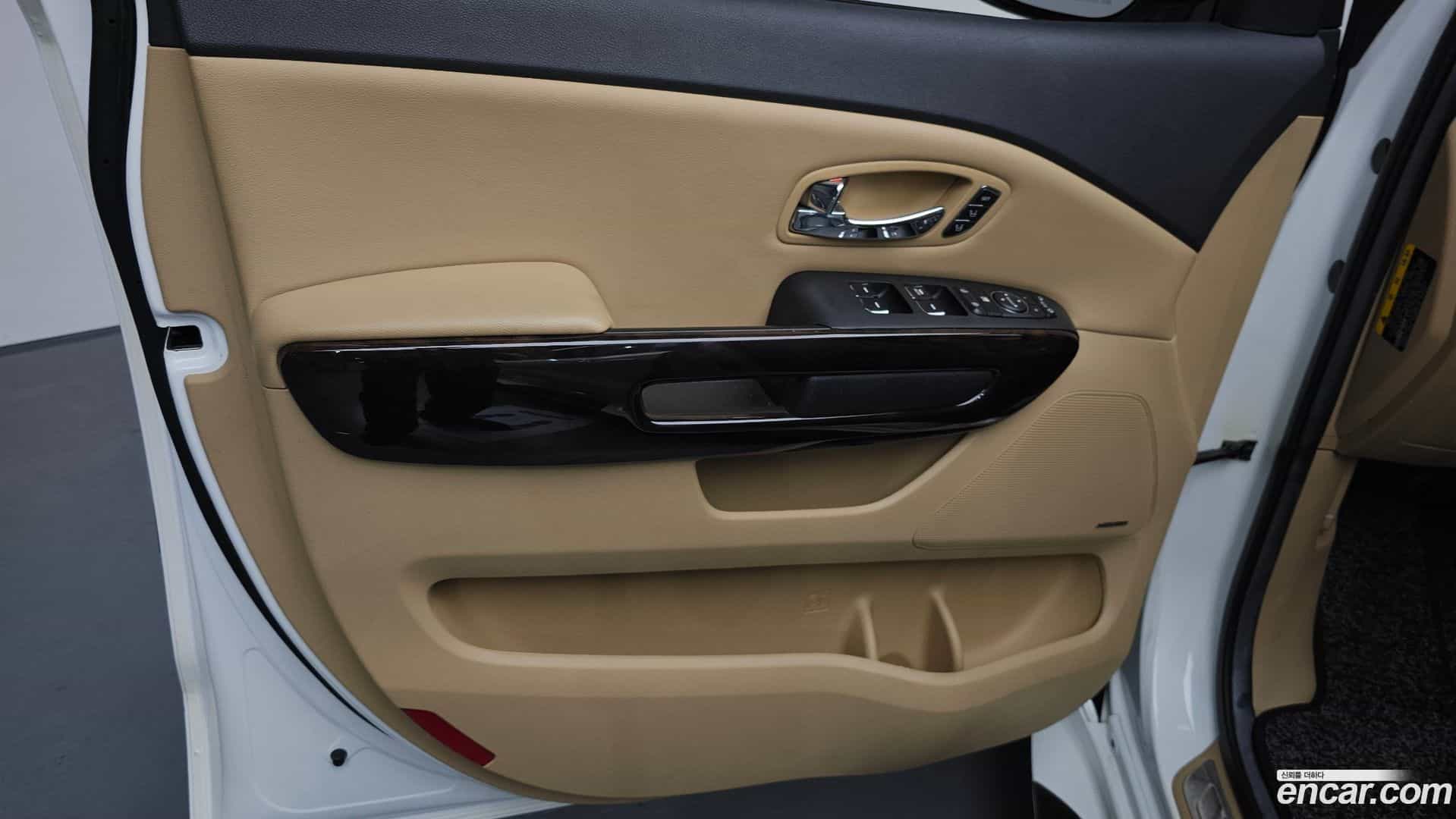Canival Kia 2020.1-INNER-034