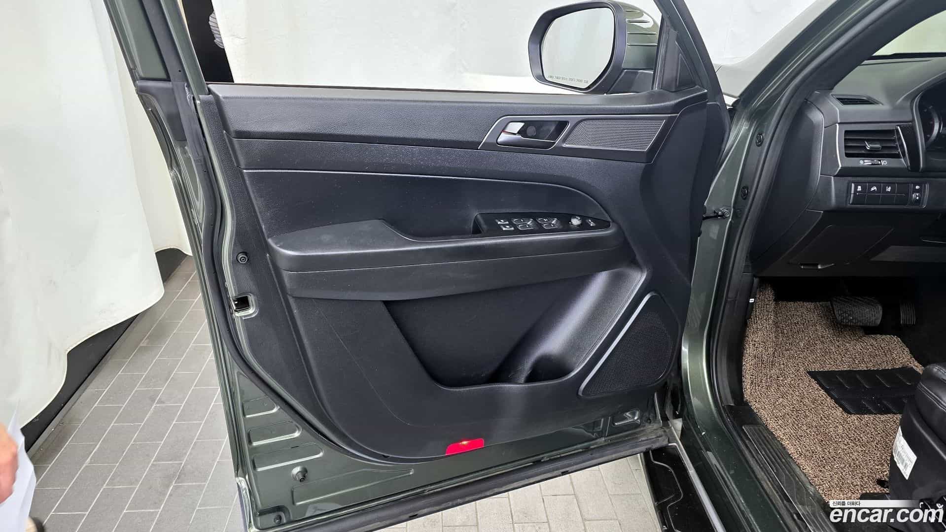 Rexton KG Mobility 2021.8-INNER-034