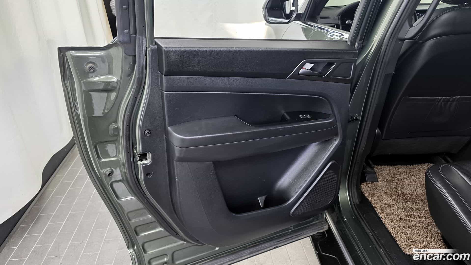 Rexton KG Mobility 2021.8-INNER-035
