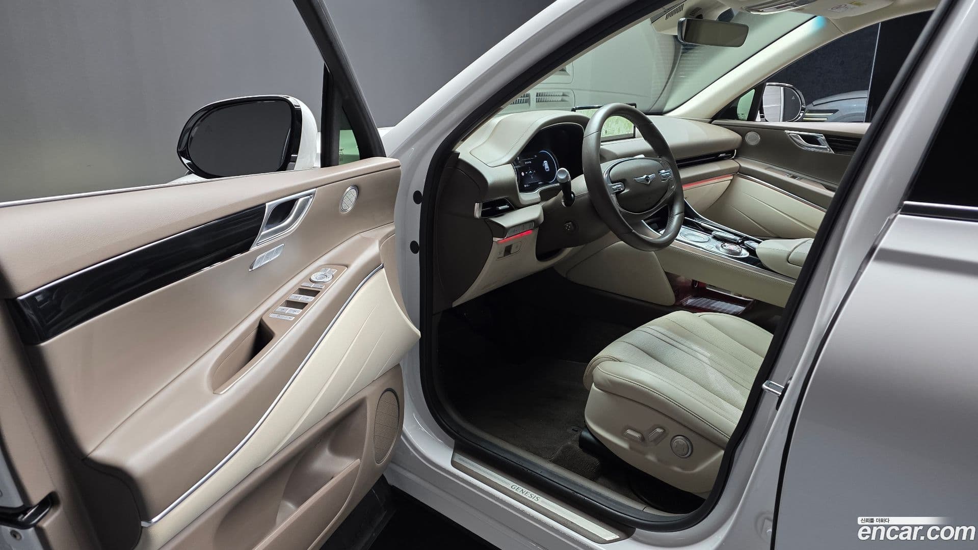 Main__Slider__Photo:GV80 Genesis 2022.10-9